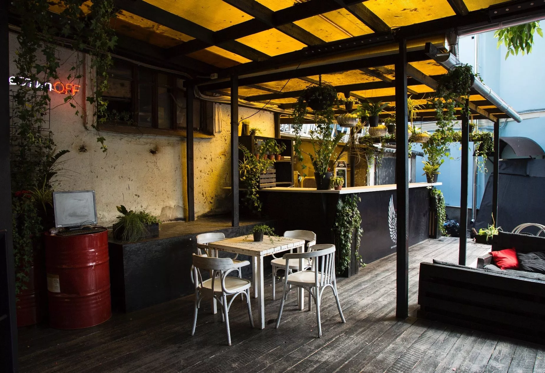 Фото null «Amsterdam Navigator Bar & Tattoo» – смотри на сайте!