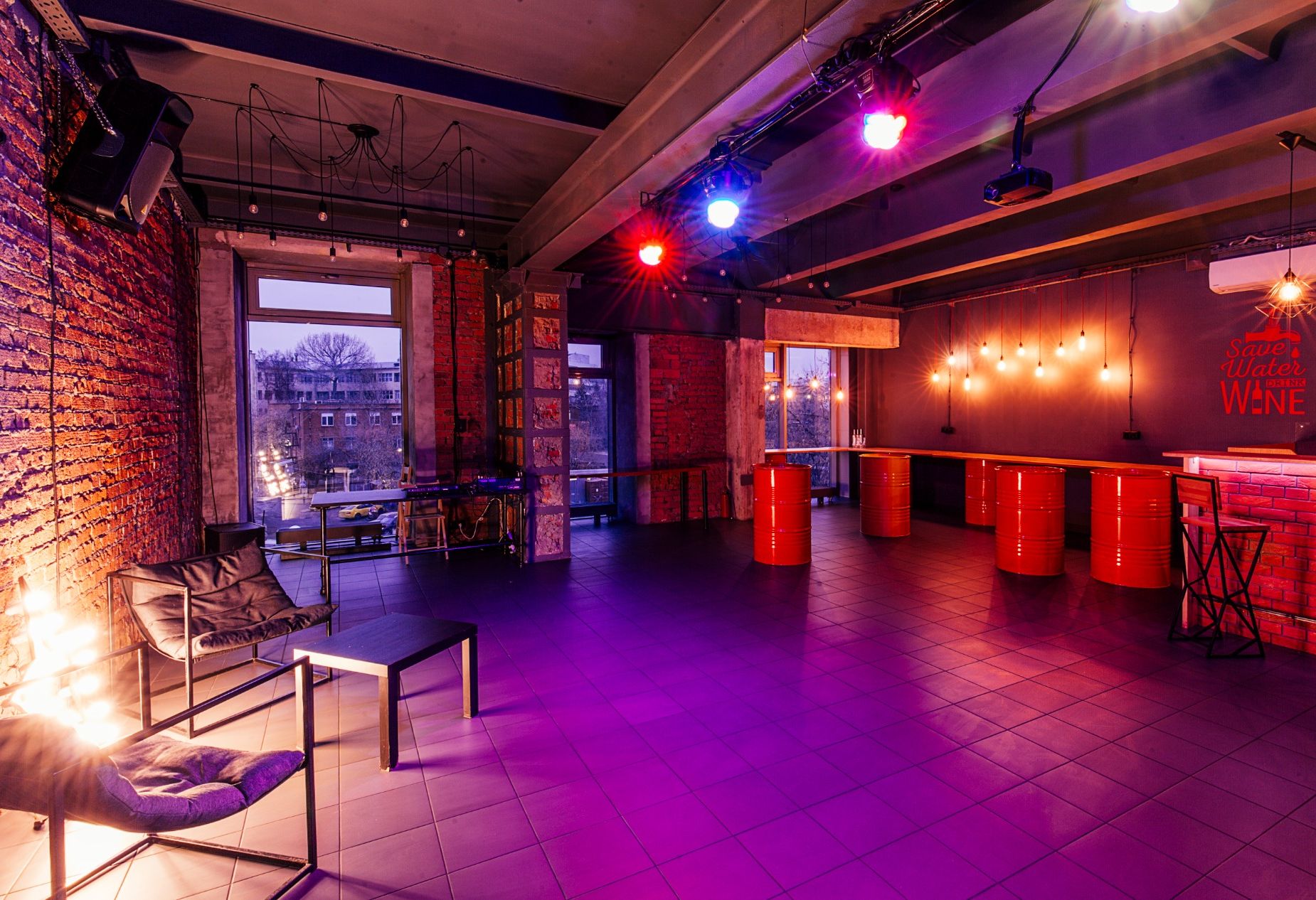 Фото null «EXIT Loft & Rooftop» – смотри на сайте!