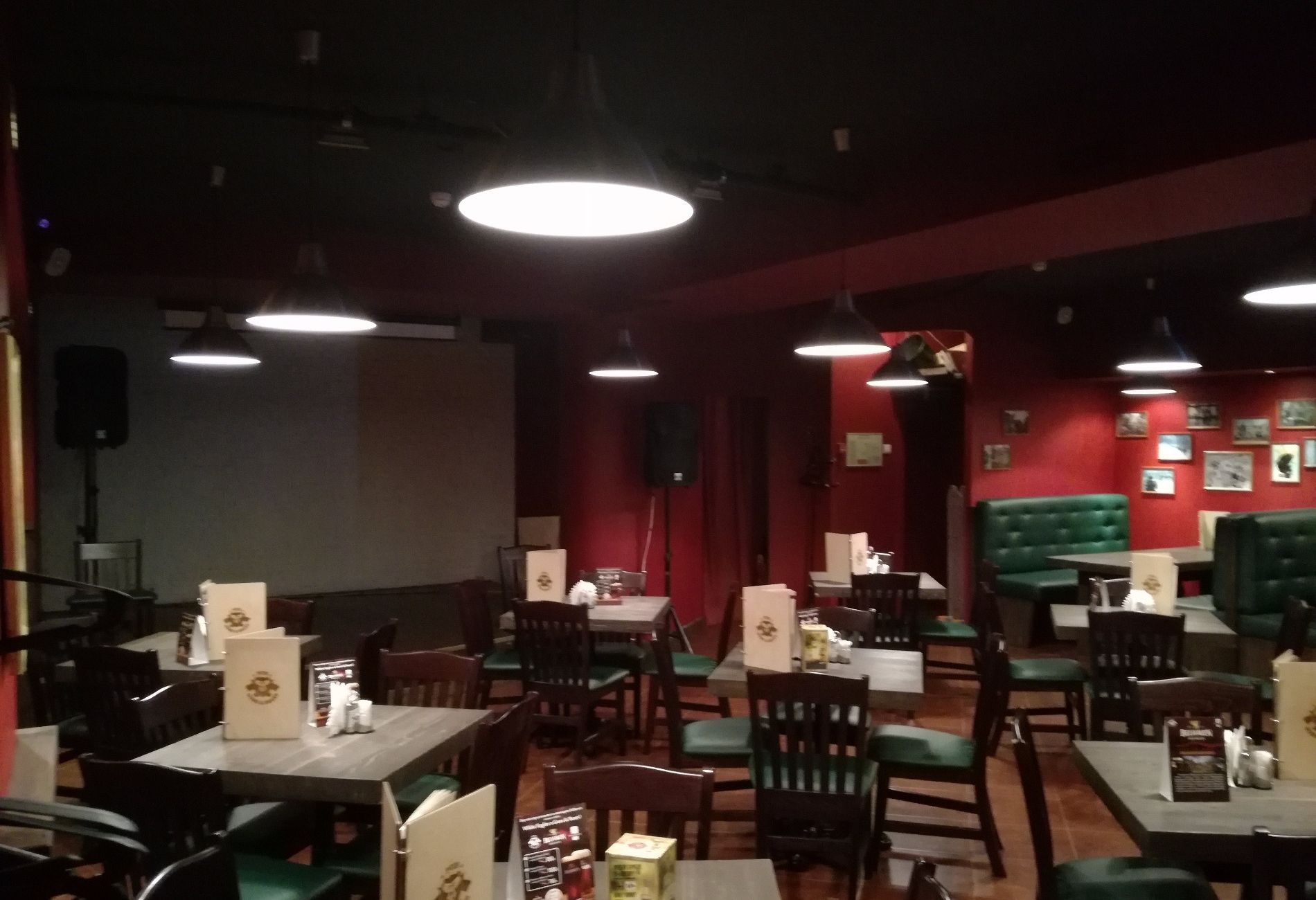 null «Guns & Bears Pub» – фото №3