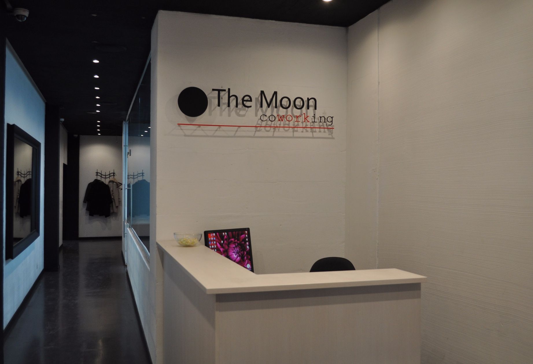 null «The Moon » – фото №3