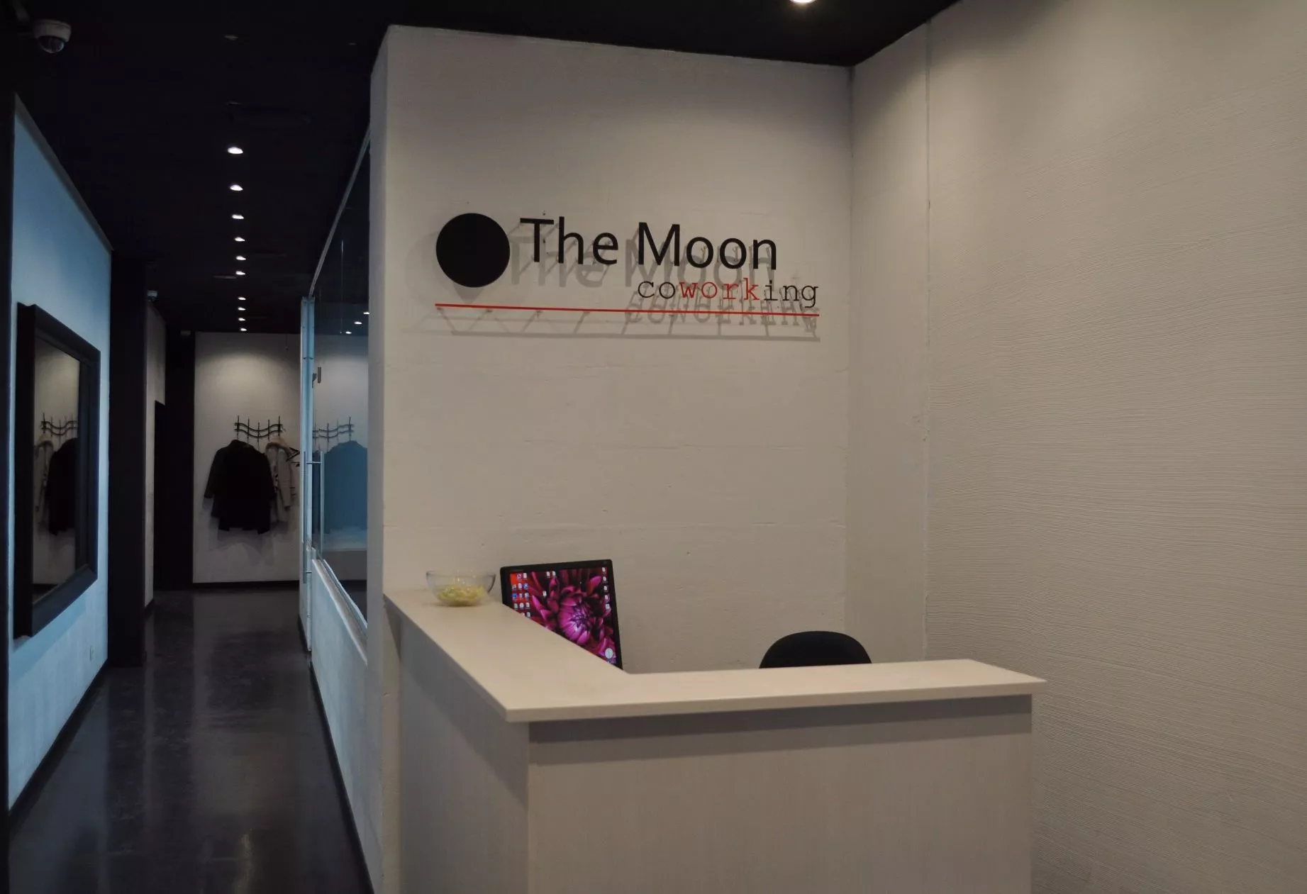 null «The Moon » – фото №3