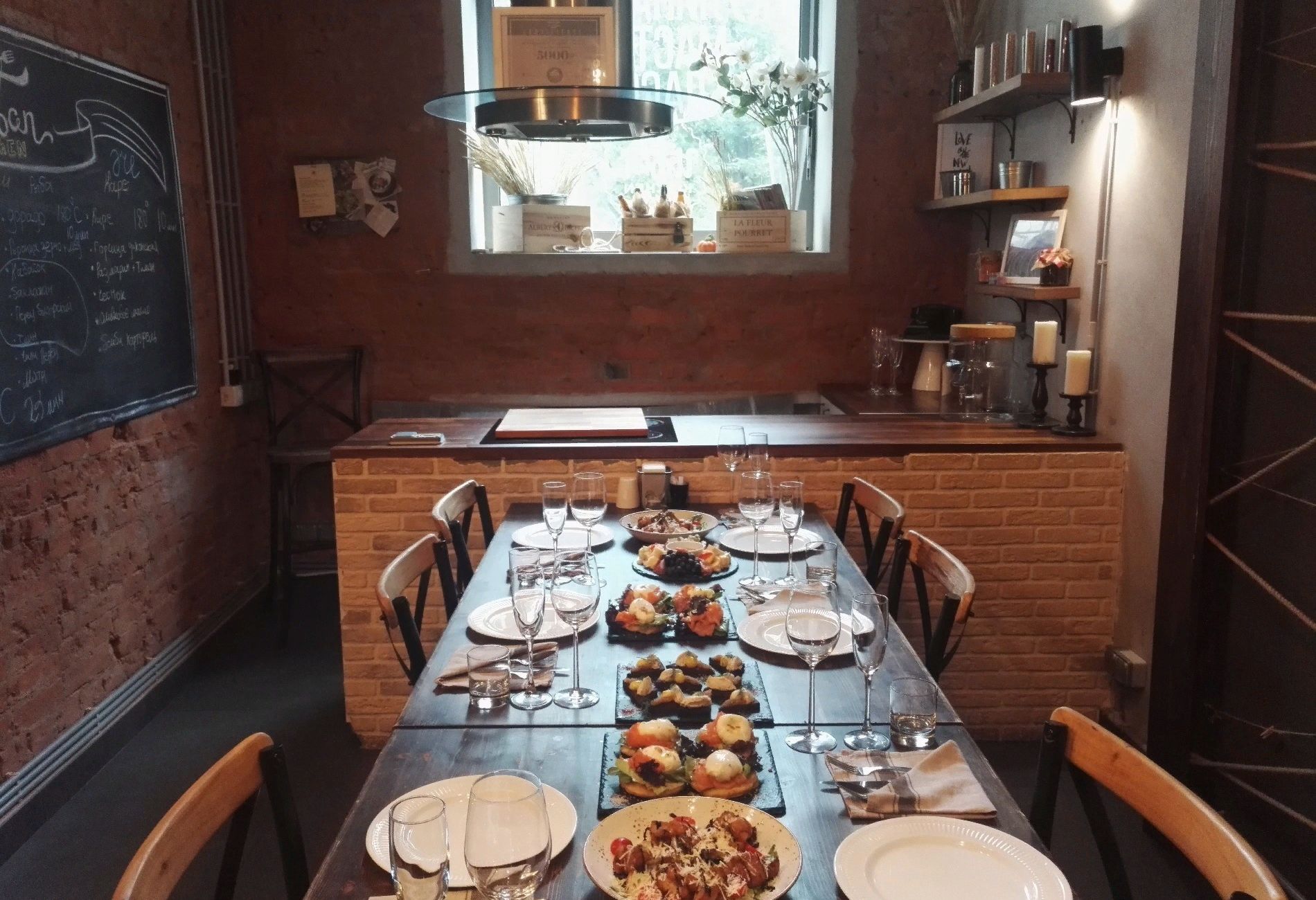 Фото Ресторан, банкетный зал «Urban Kitchen - Малый зал» – смотри на сайте!