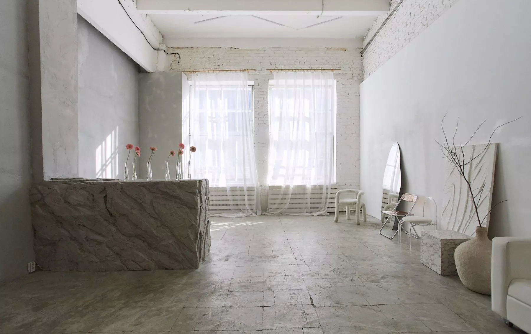 Фото Студия «GRAY (COME IN LOFT )» – смотри на сайте!