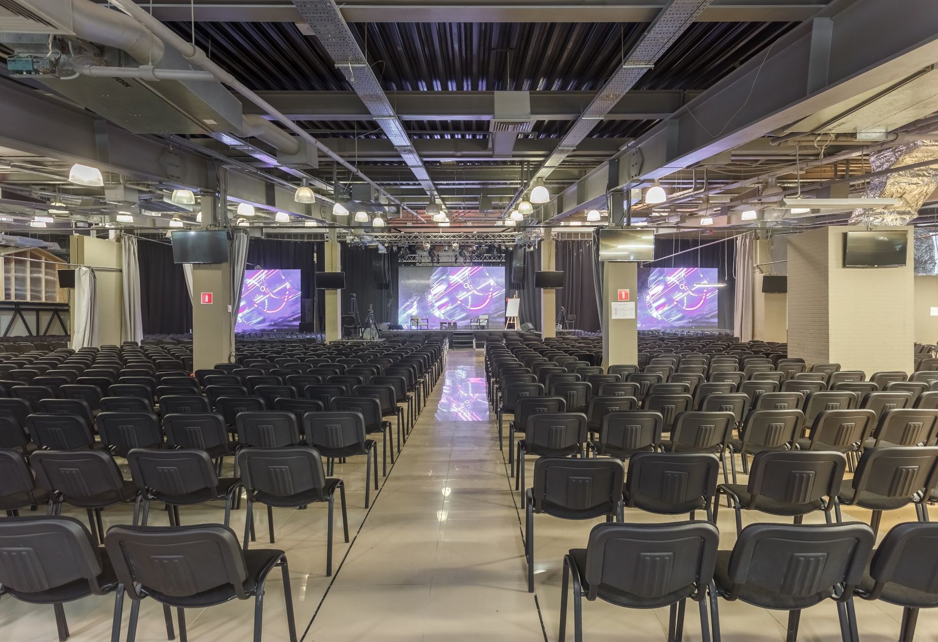 Фото null «Главный зал, 1440 м2, X-perience Hall» – смотри на сайте!