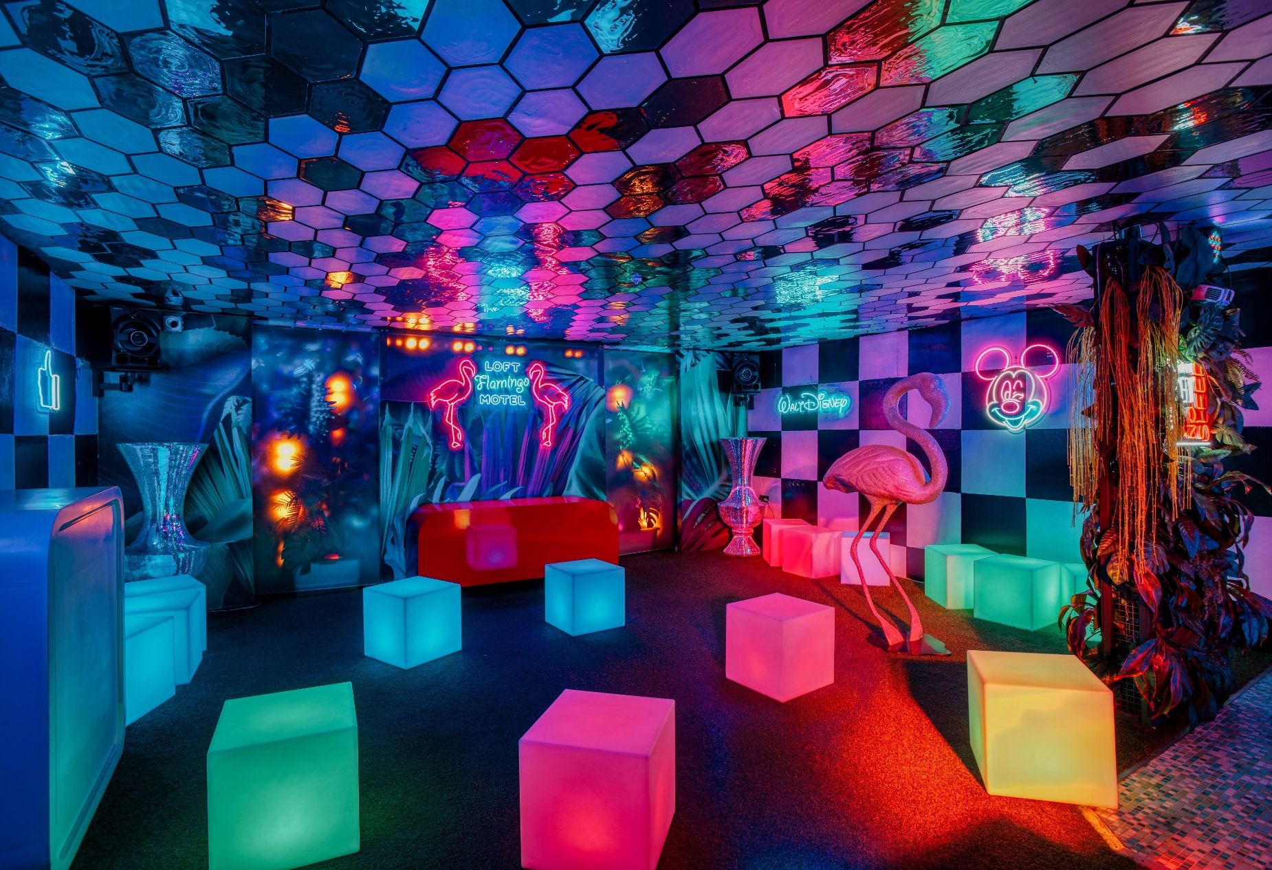 Фото Лофт «Motel Flamingo» – смотри на сайте!