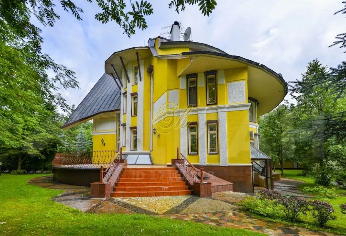 Фото Загородный дом, коттедж «4-этажный дом, 700 м²» – смотри на сайте!