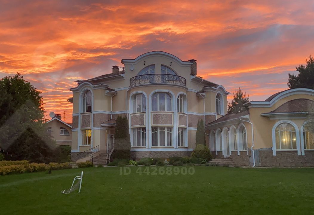 Фото Загородный дом, коттедж «4-этажный дом, 900 м²» – смотри на сайте!