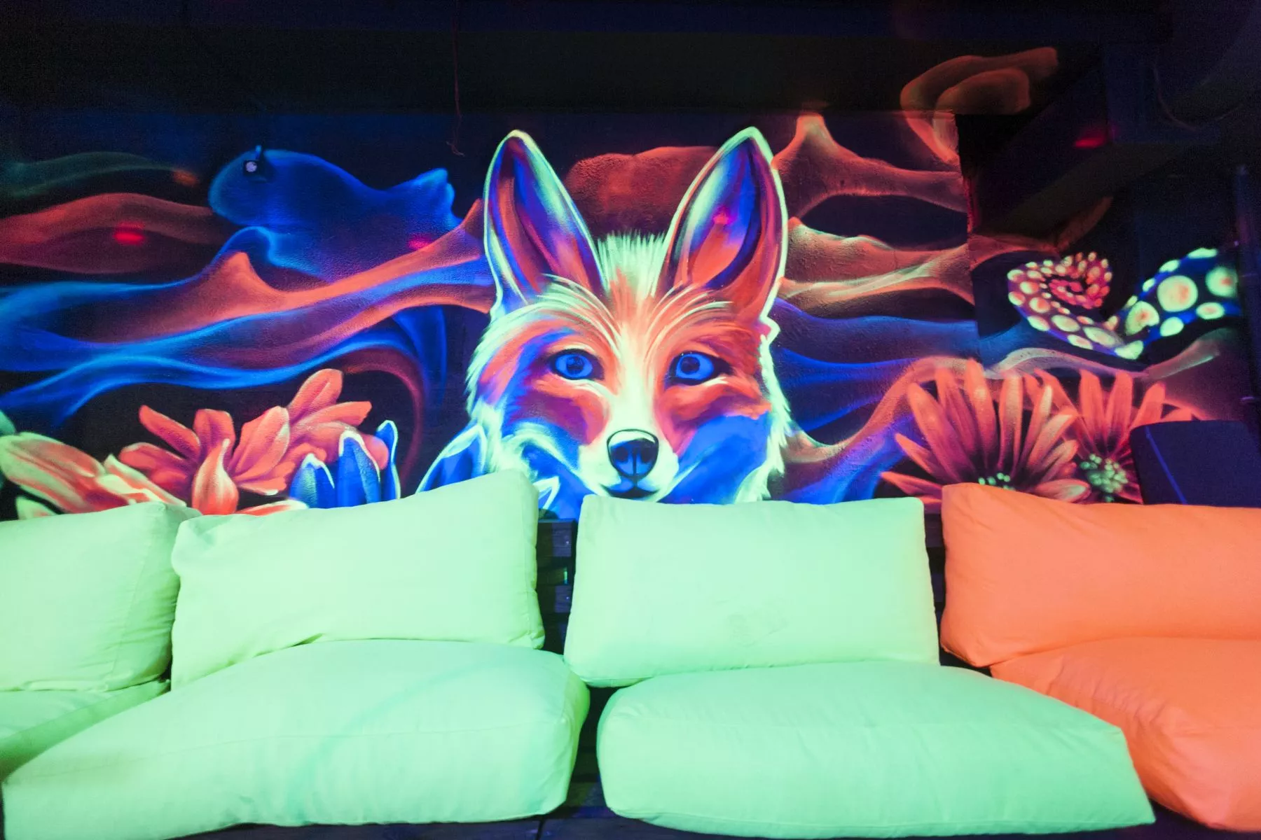 Лофт «Loft Неоновый лисенок» – фото №2