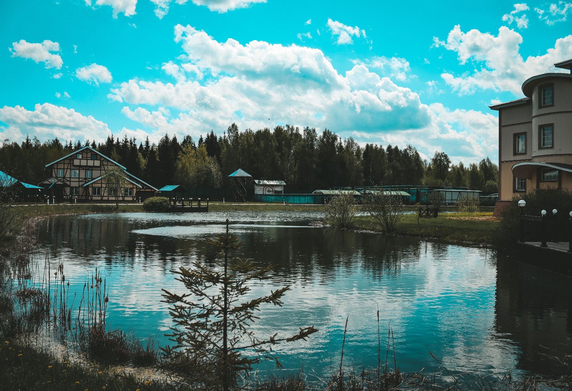 Фото Загородный дом, коттедж «Клубная усадьба Коротыгино на 6 Гектарах.» – смотри на сайте!