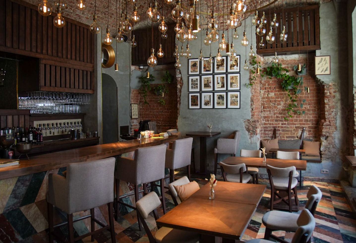 Фото Ресторан, банкетный зал «Études café» – смотри на сайте!
