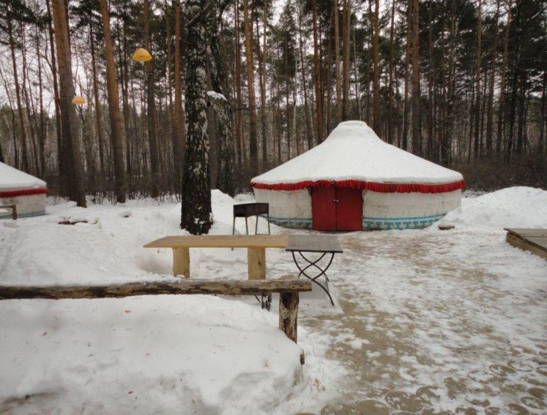 Беседка «Малая и большая монгольская юрта в загородном клубе «Пески»» – фото №2