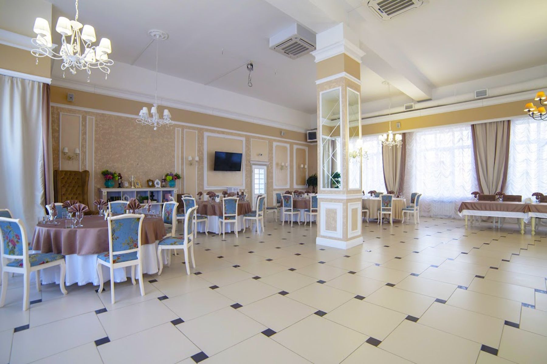 Ресторан, банкетный зал «Аренда банкетного зала в загородном комплексе "Космос Касарги" в Челябинской области» – фото №2