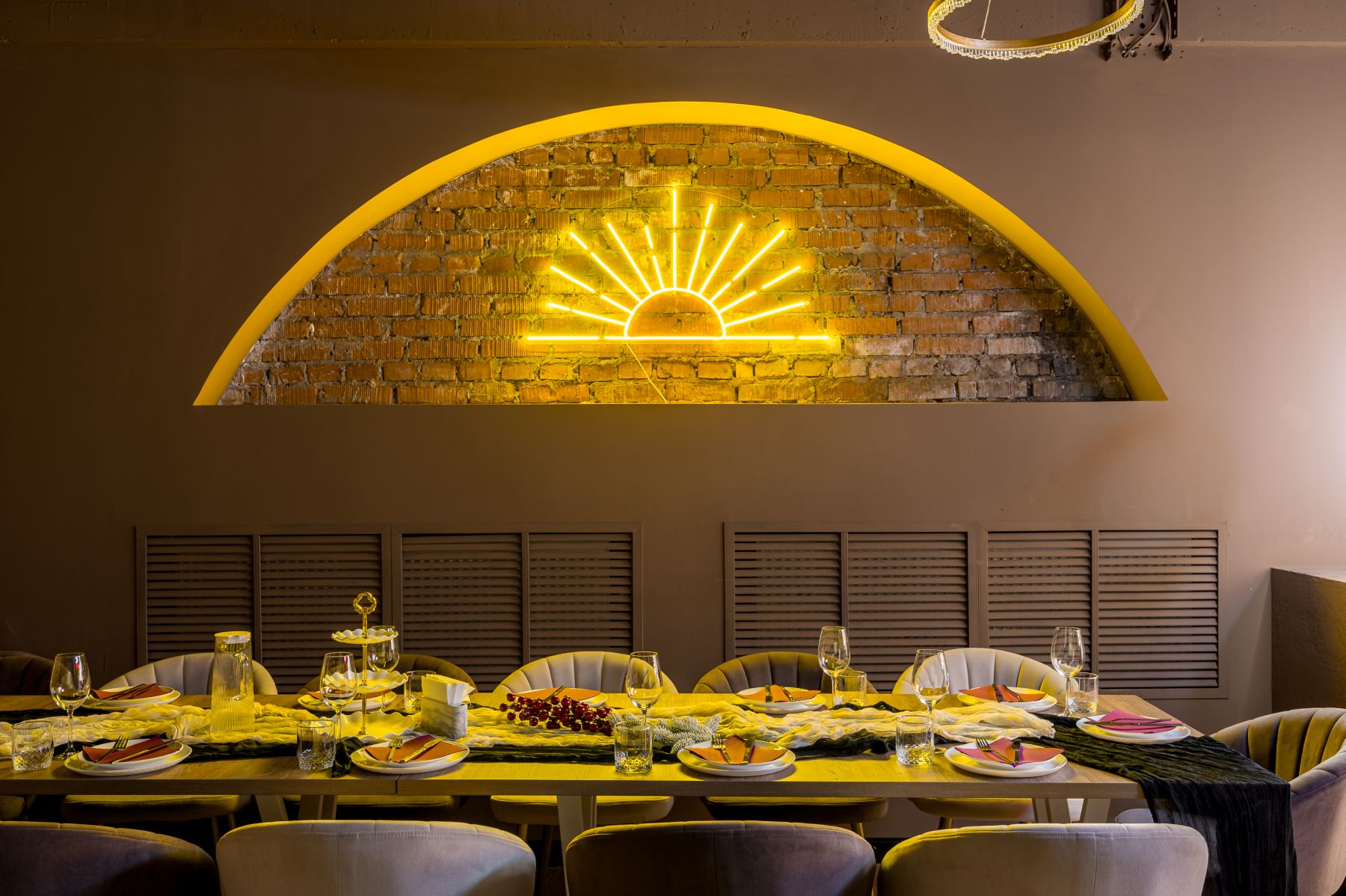 Лофт «Vibes Loft | Новые лофты на Селигерской (зал Golden)» – фото №2