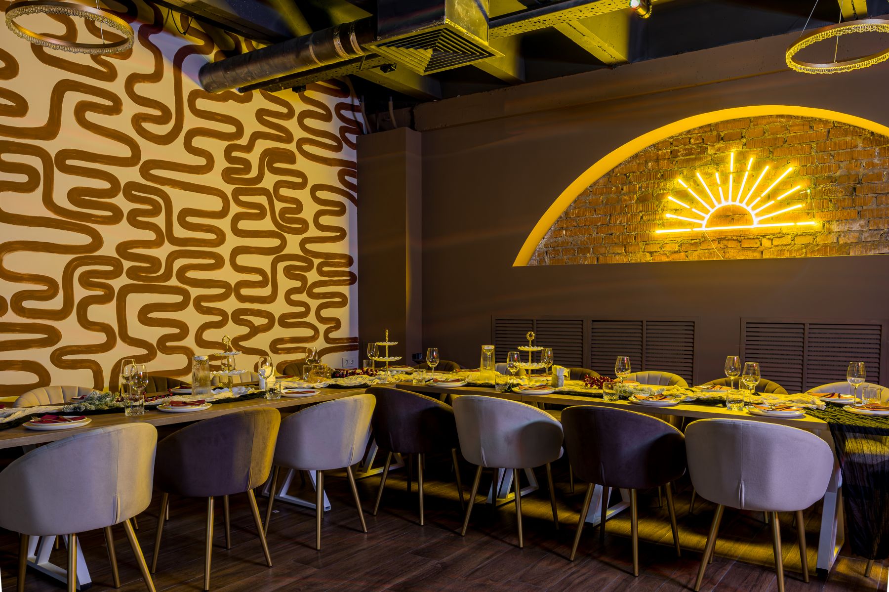 Лофт «Vibes Loft | Новые лофты на Селигерской (зал Golden)» – фото №3