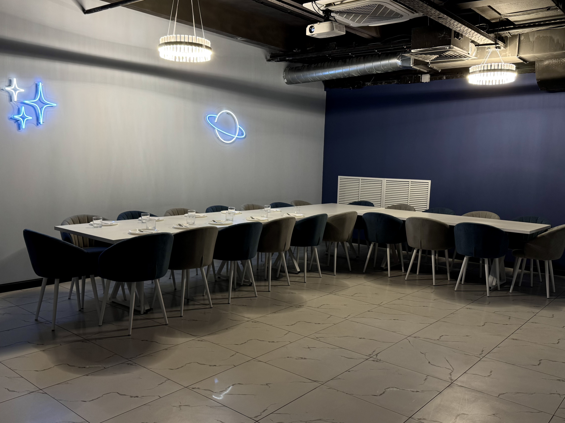 Лофт «Vibes Loft | Новые лофты на Селигерской (зал Moon)» – фото №2