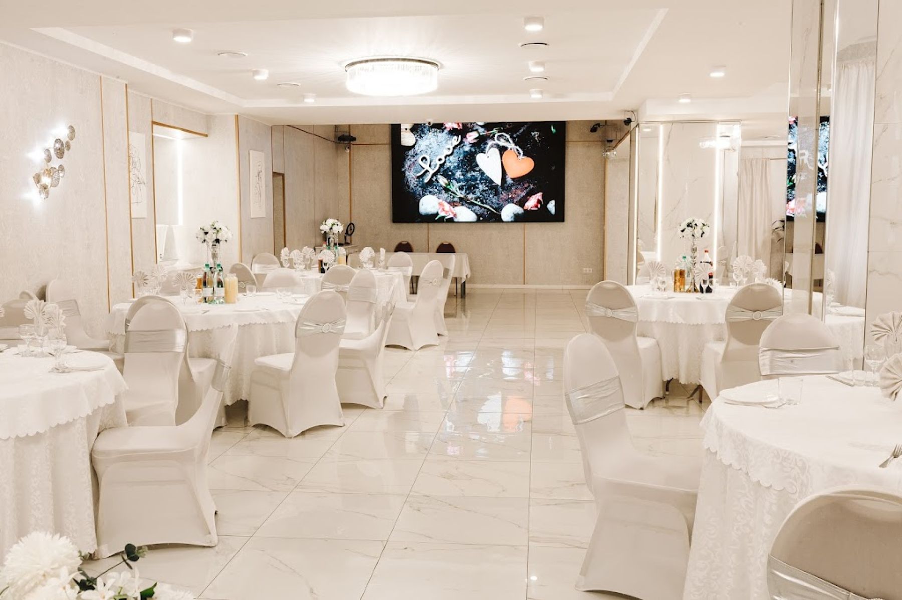 Ресторан, банкетный зал «Аренда банкетного зала «Utkaхаус» в Уфе» – фото №2