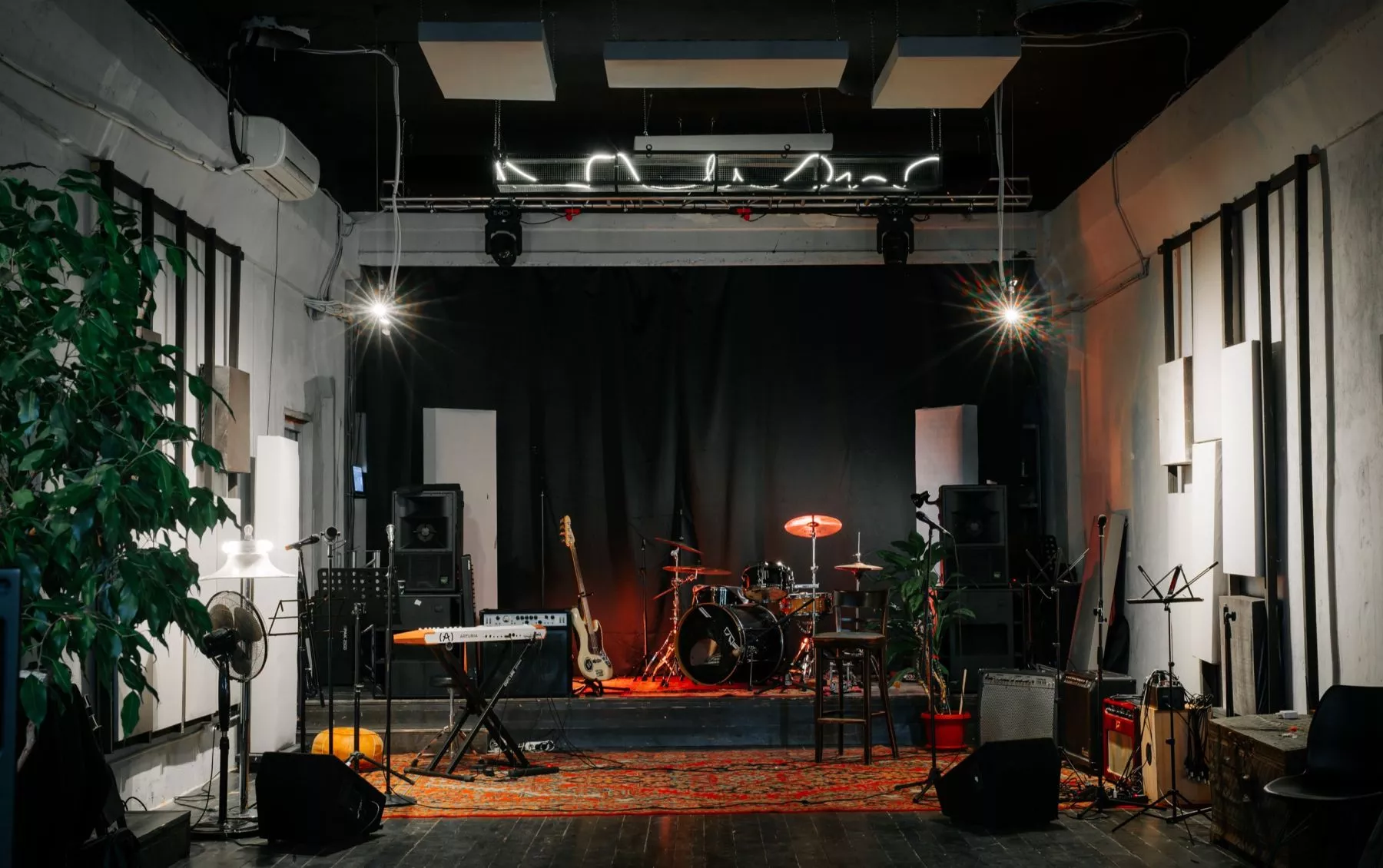 Фото Лофт «ВОКЗАЛ Студия» – смотри на сайте!