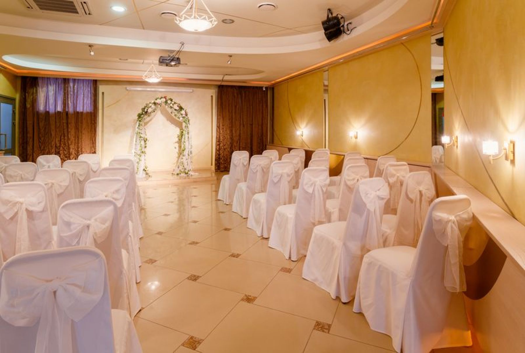 Ресторан, банкетный зал «Аренда зала в ресторане отеля «Урал» в Перми» – фото №5