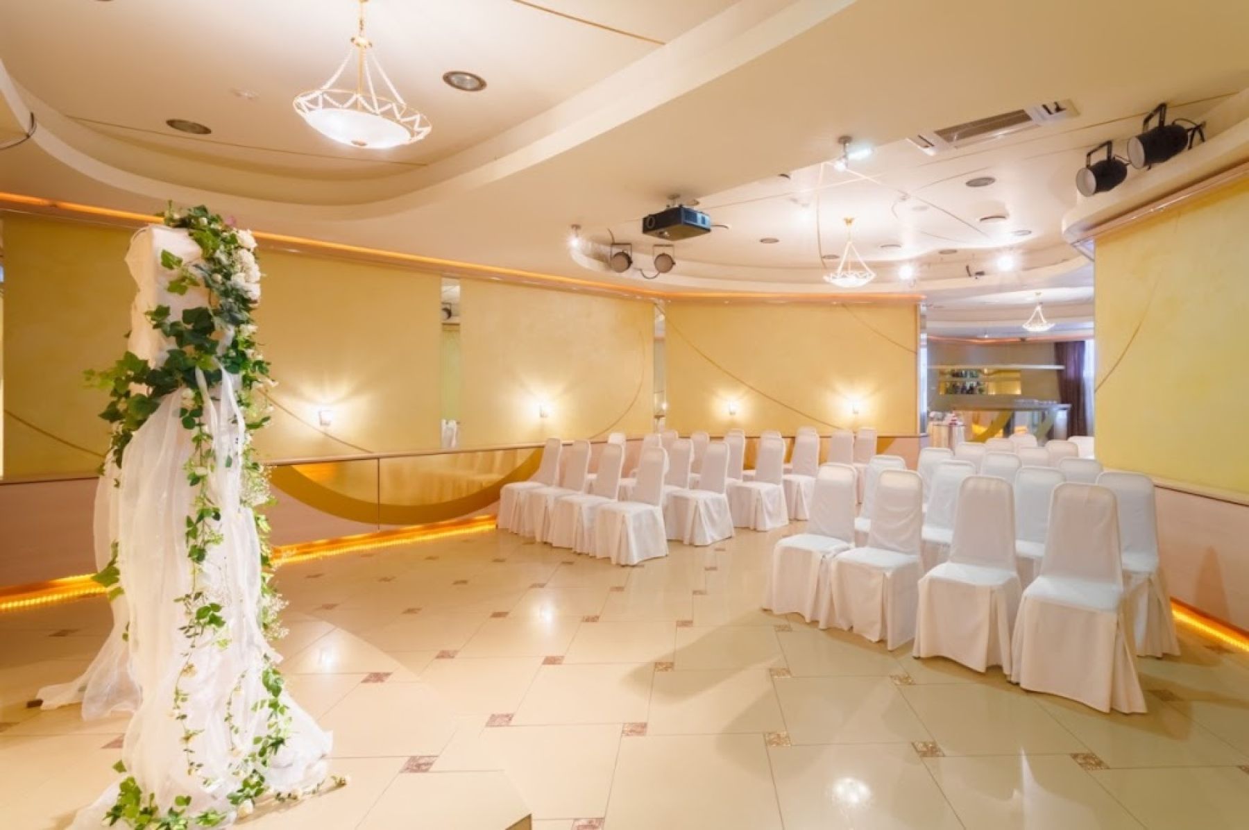 Ресторан, банкетный зал «Аренда зала в ресторане отеля «Урал» в Перми» – фото №4