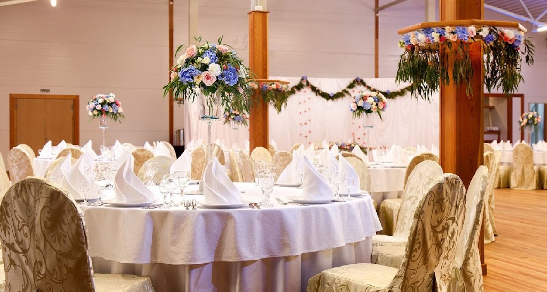 Ресторан, банкетный зал «Аренда ресторана - банкетного зала Дача в Санкт - Петербурге» – фото №2