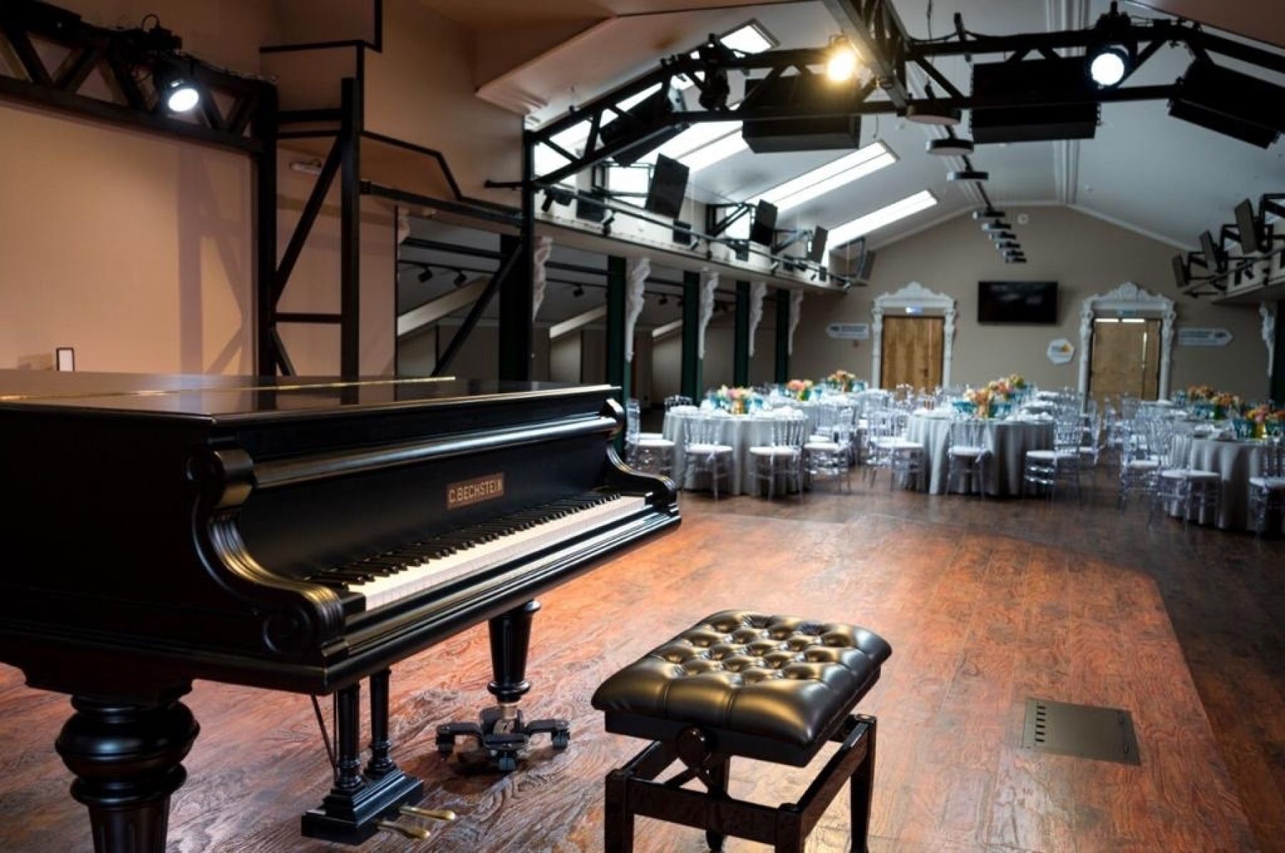 Ресторан, банкетный зал «Аренда ресторана "Фабрика" в Санкт - Петербурге» – фото №2