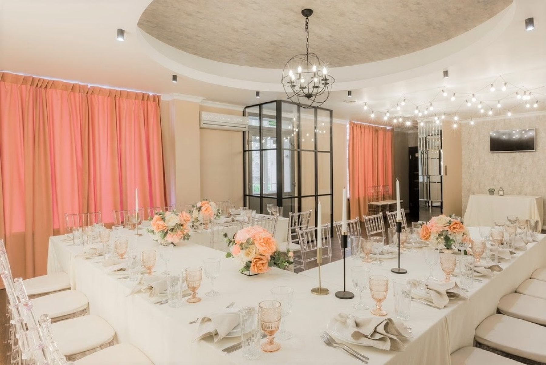 Ресторан, банкетный зал «Аренда банкетного зала Liris hall в Санкт - Петербурге» – фото №2