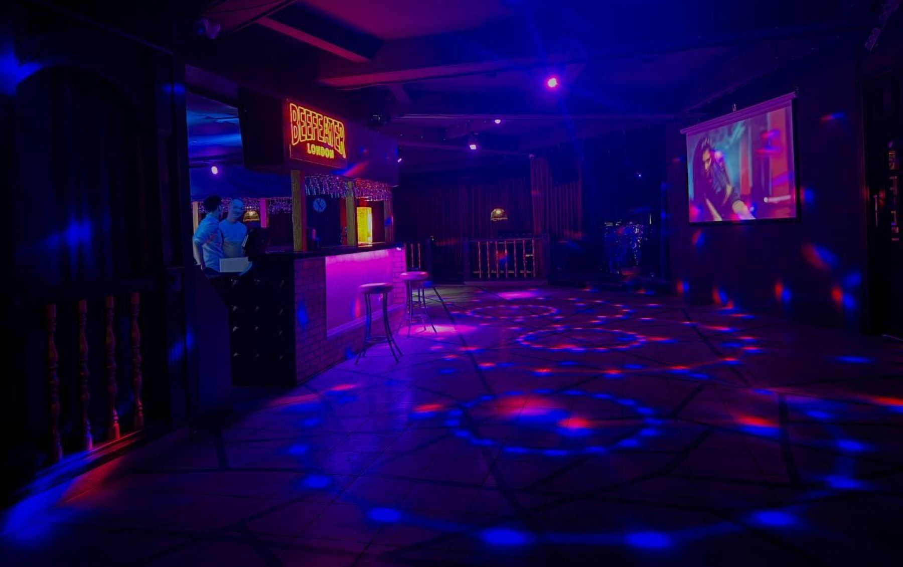 Фото Клуб «NIGHT CLUB SILK» – смотри на сайте!