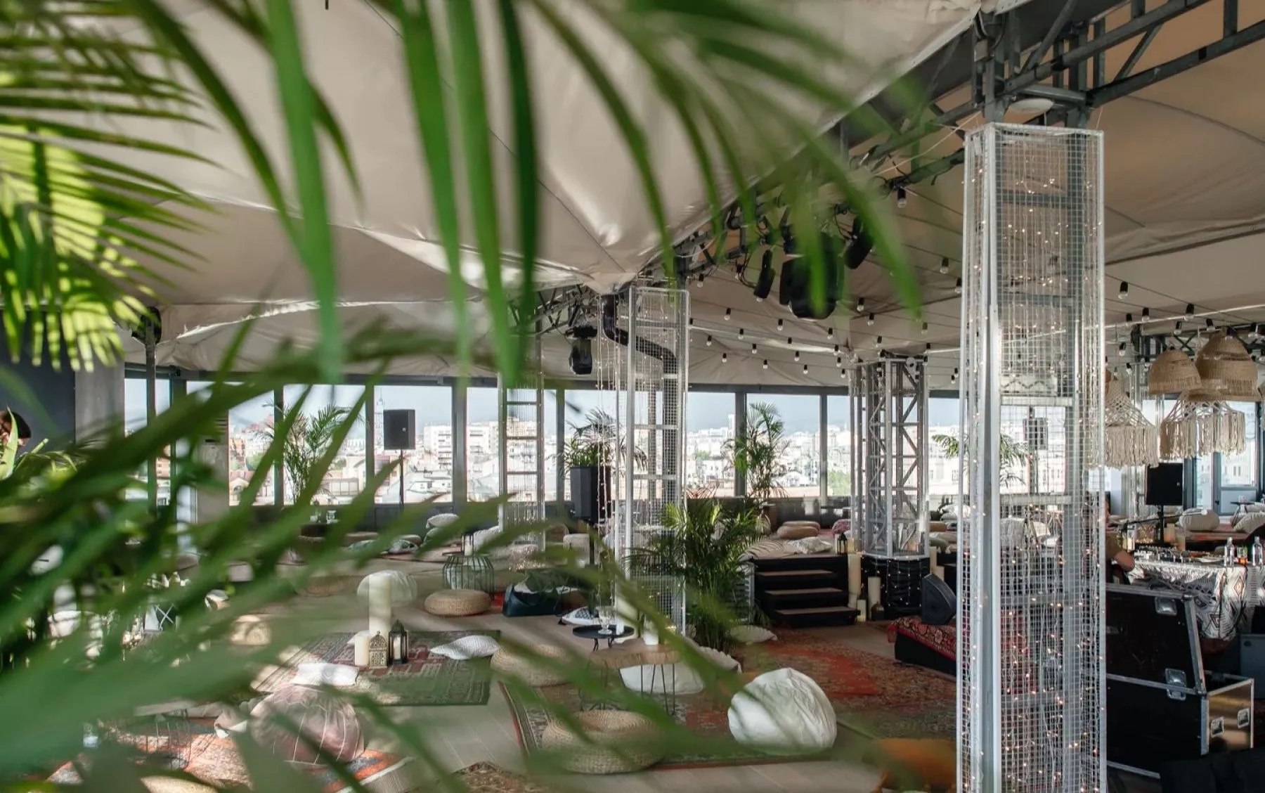 Фото Конференц-зал «Rooftop» – смотри на сайте!