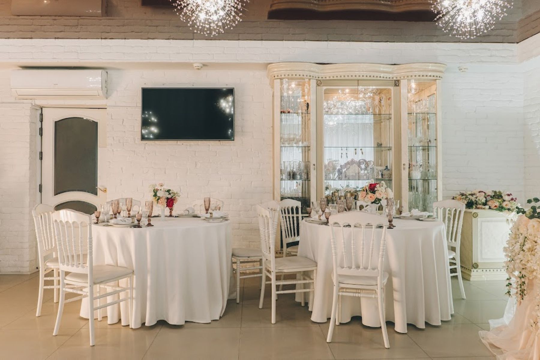 Ресторан, банкетный зал «Аренда банкетного зала "Мон Амур" в Санкт - Петербурге» – фото №5