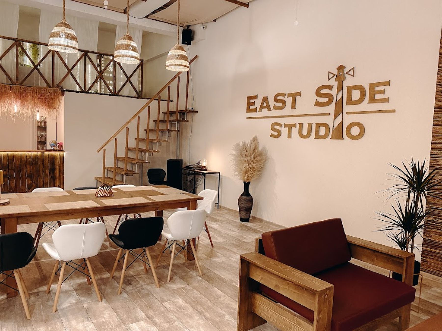 Ресторан, банкетный зал «Аренда лофта East Side Studio в Санкт-Петербурге» – фото №3