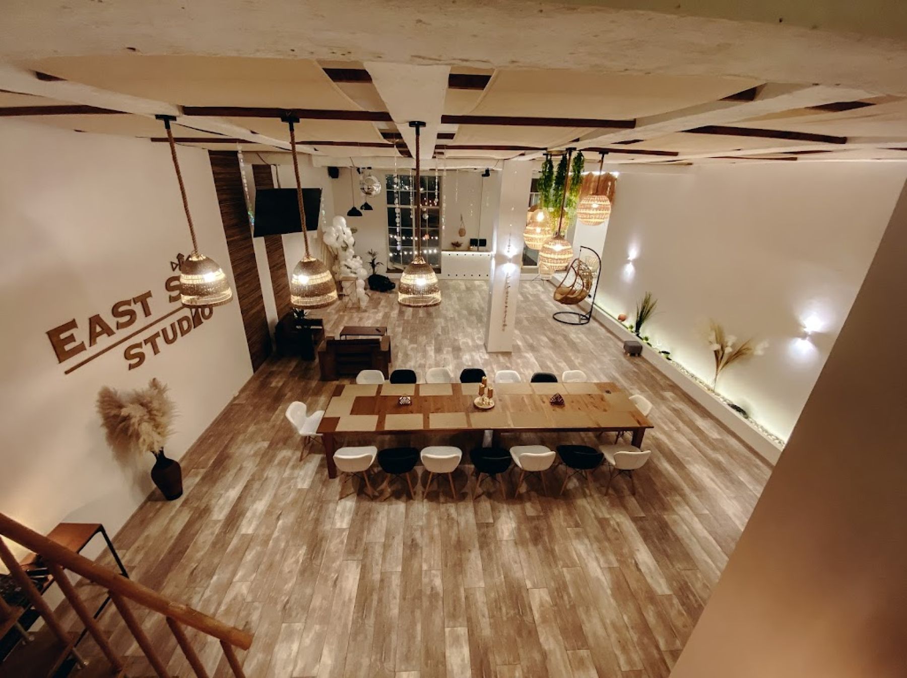Ресторан, банкетный зал «Аренда лофта East Side Studio в Санкт-Петербурге» – фото №4