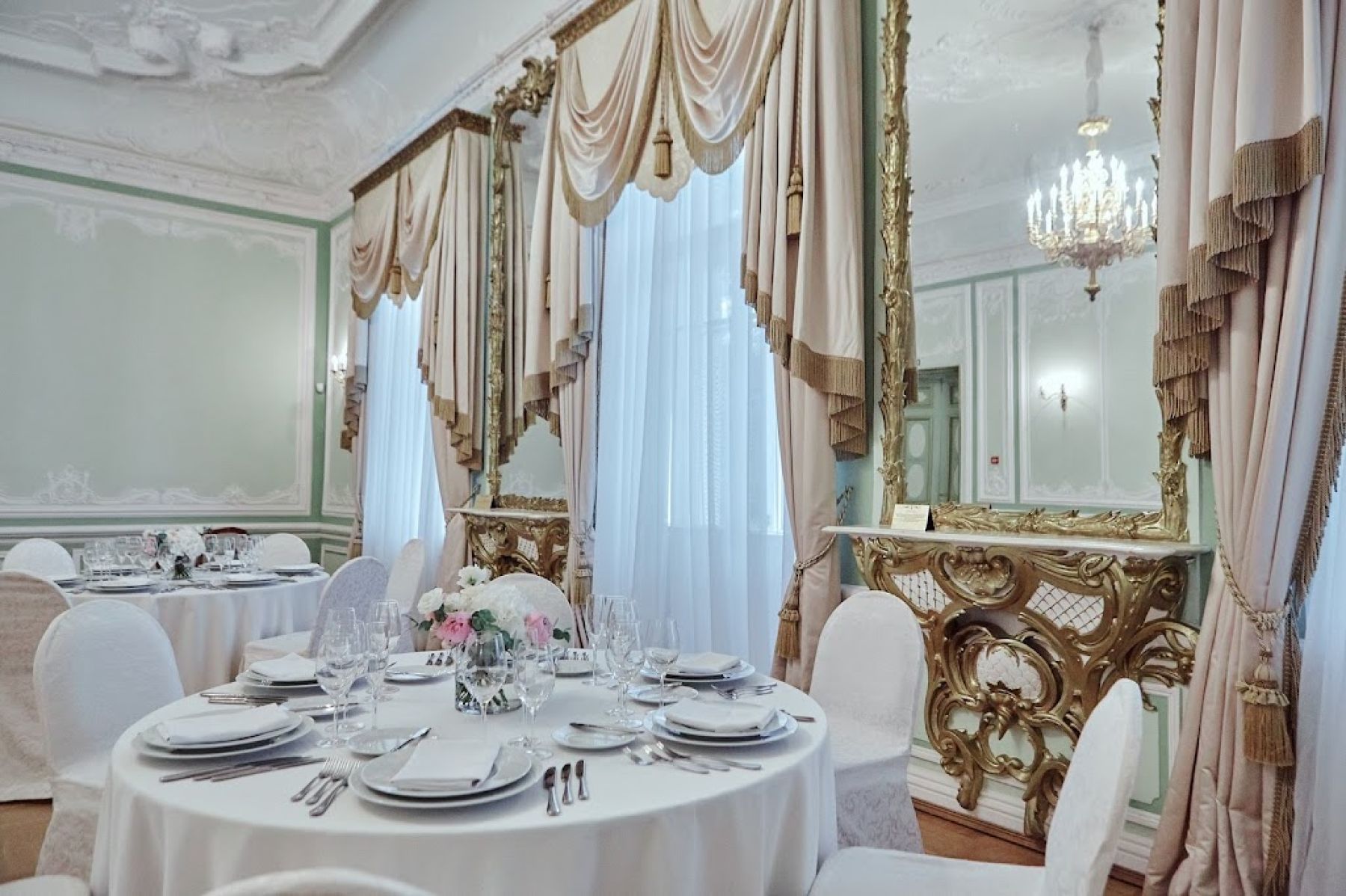 Ресторан, банкетный зал «Аренда банкетного зала Milutin Palace в Санкт-Петербурге» – фото №4