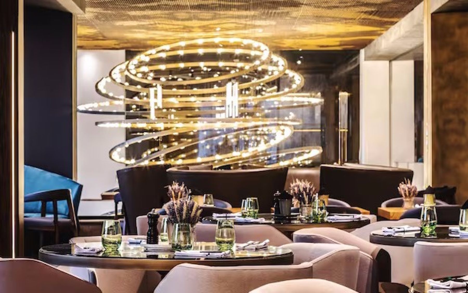 Фото Ресторан, банкетный зал «Аренда ресторана при отеле Radisson Blu в Ростове-на-Дону» – смотри на сайте!