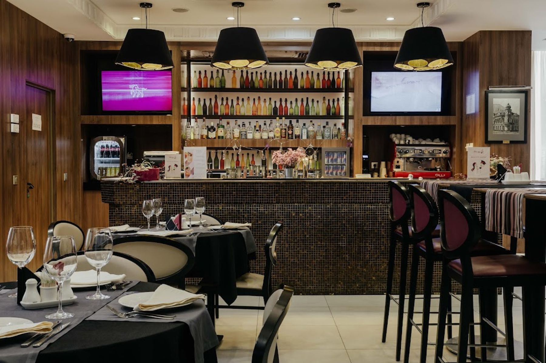 Ресторан, банкетный зал «Аренда ресторана при отеле Mercure  Ростове-на-Дону» – фото №5