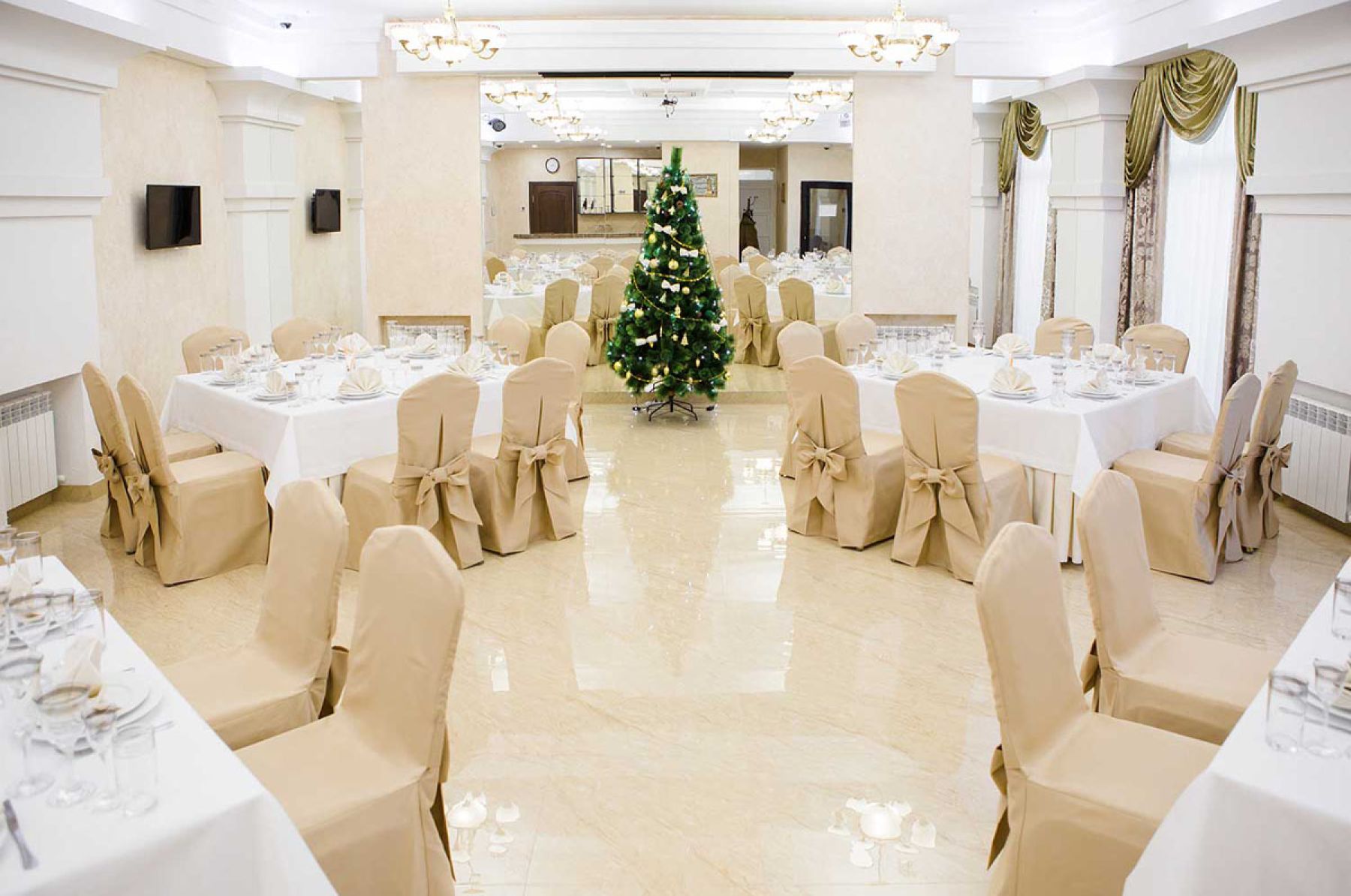 Ресторан, банкетный зал «Аренда ресторана гостиницы «Валенсия» в Ростое-на-Дону» – фото №2