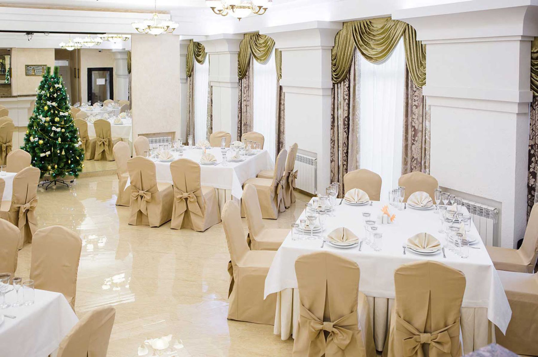 Ресторан, банкетный зал «Аренда ресторана гостиницы «Валенсия» в Ростое-на-Дону» – фото №3