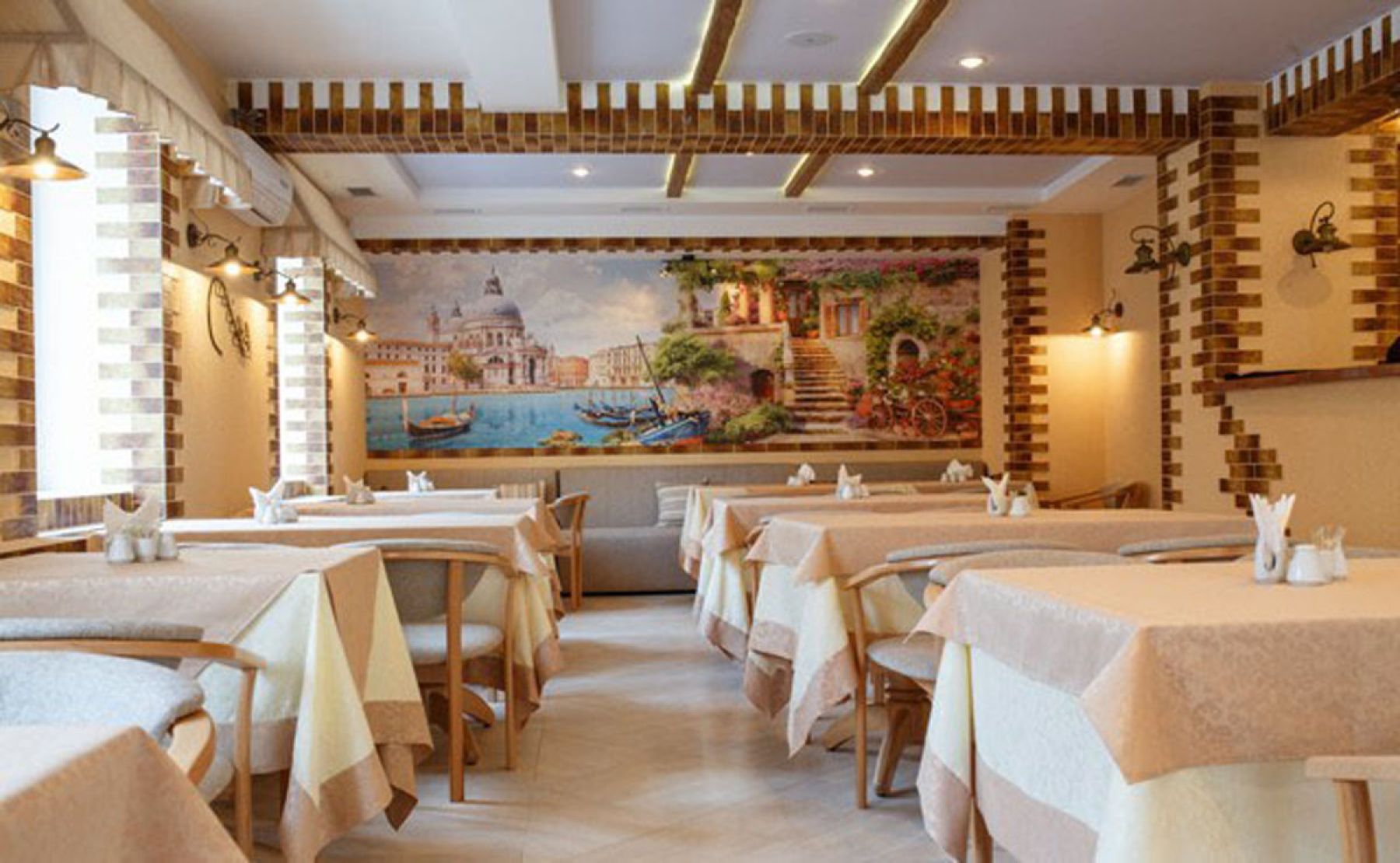 Ресторан, банкетный зал «Аренда кафе «Дворик» в Воронеже» – фото №2