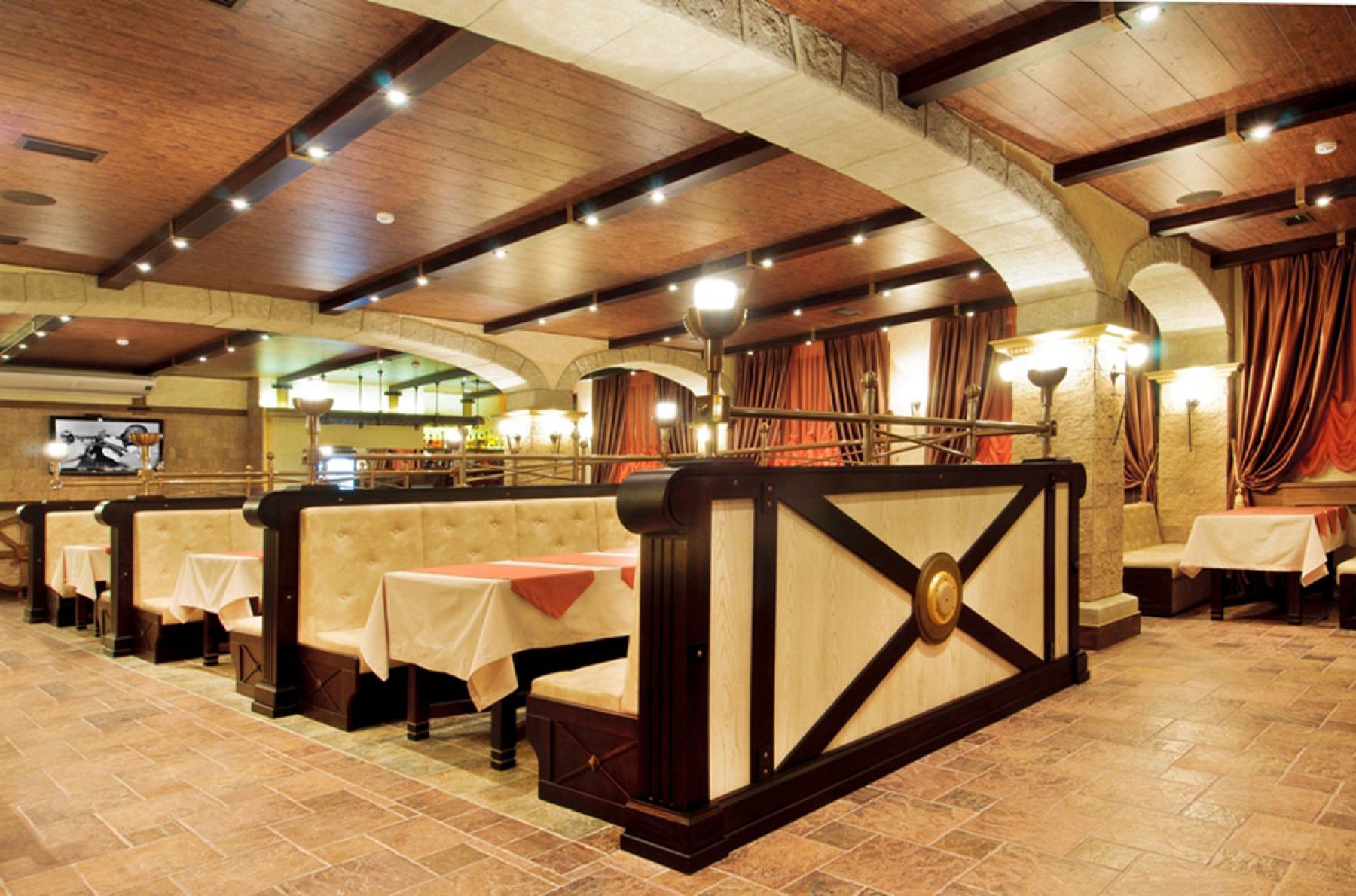 Ресторан, банкетный зал «Аренда ресторана отеля «Троя» в Краснодаре» – фото №4