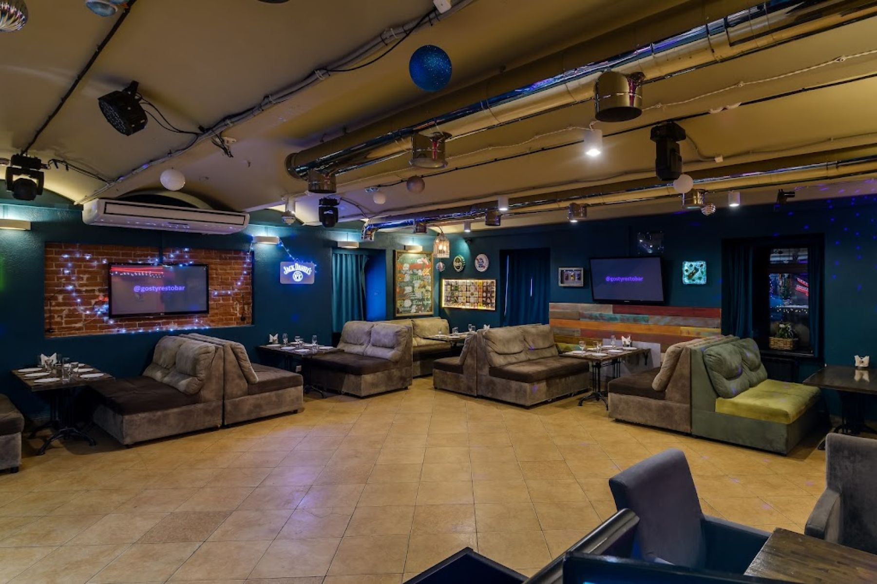 Ресторан, банкетный зал «Аренда ресторана GOSTY в Омске» – фото №3