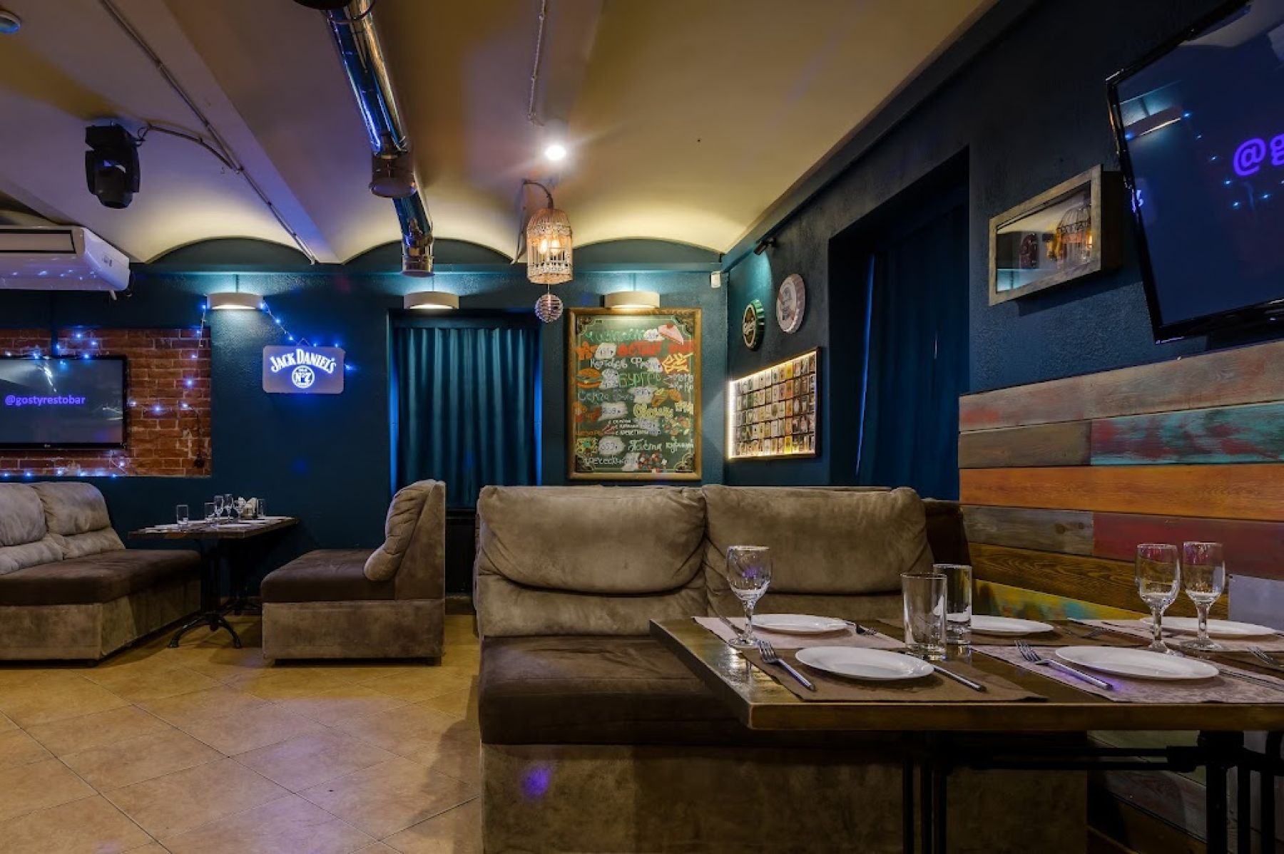 Ресторан, банкетный зал «Аренда ресторана GOSTY в Омске» – фото №5