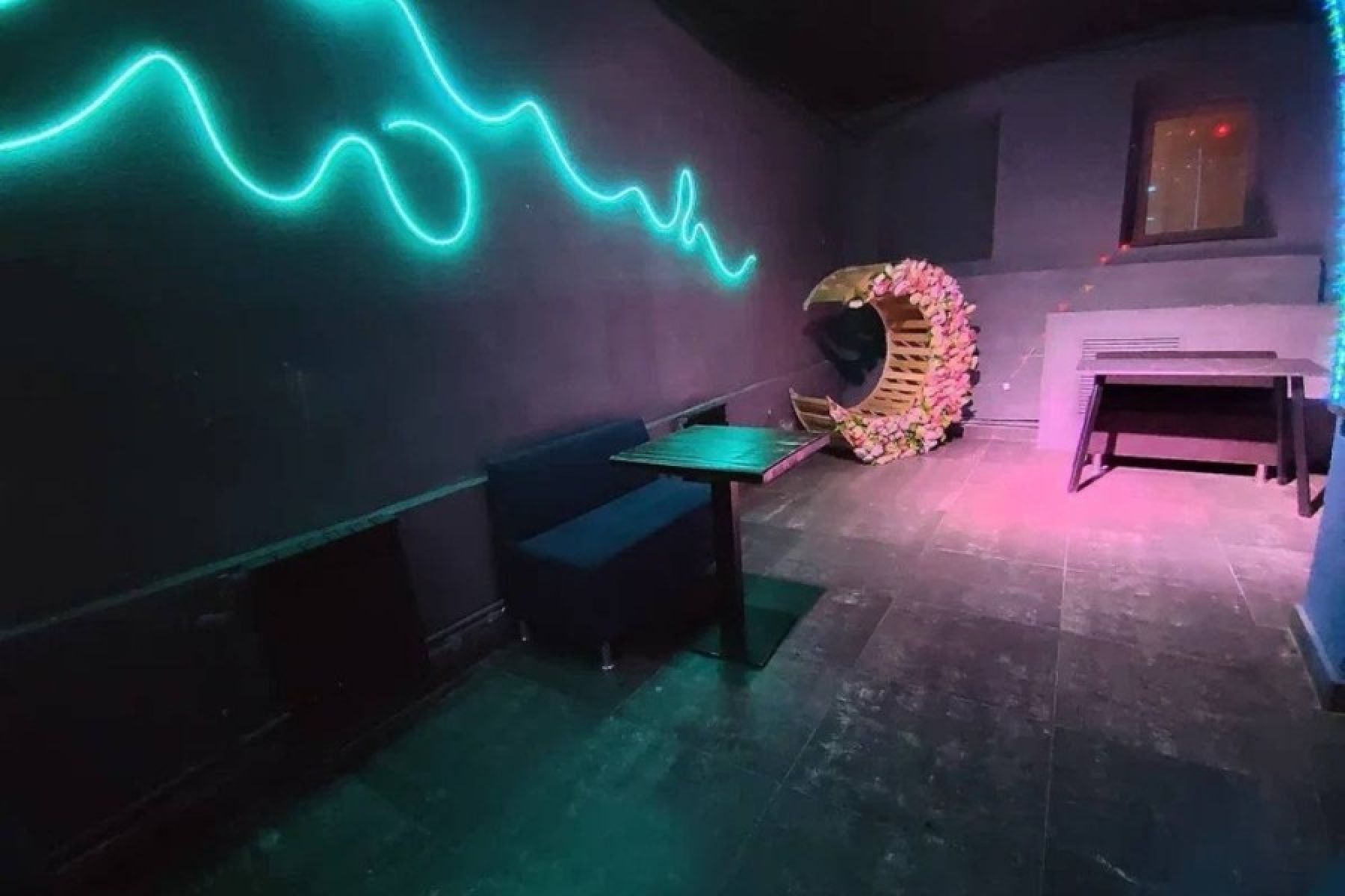 Бар «Neon Loft» – фото №3