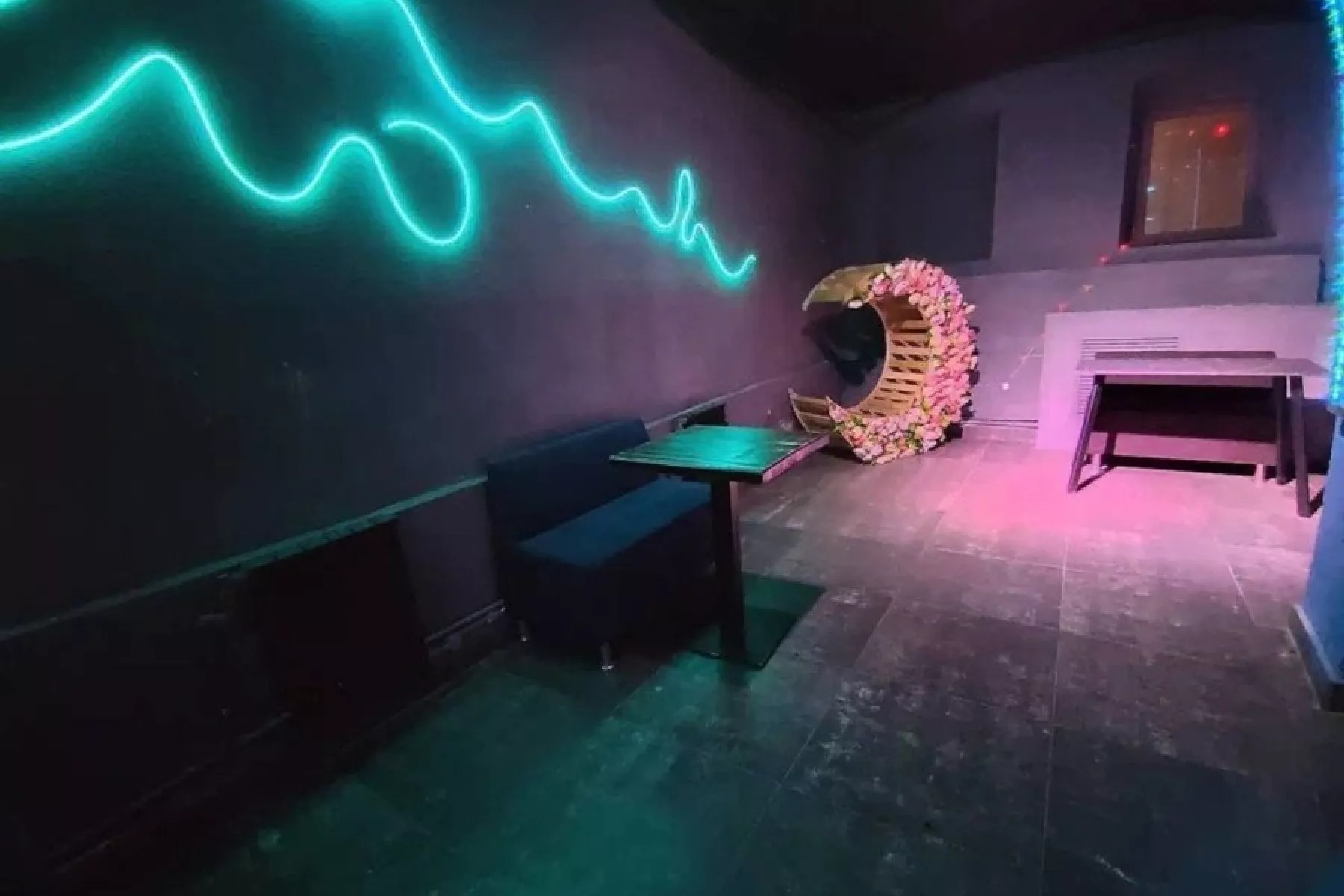 Бар «Neon Loft» – фото №3
