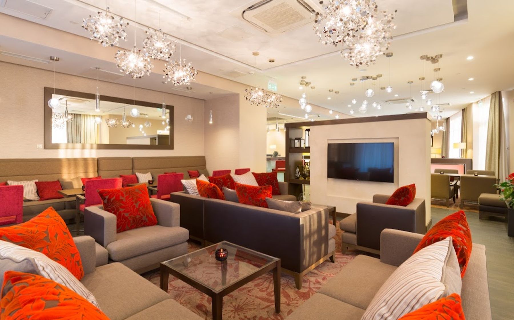 Ресторан, банкетный зал «Аренда ресторана при отеле Hilton Garden Inn в Волгограде» – фото №5