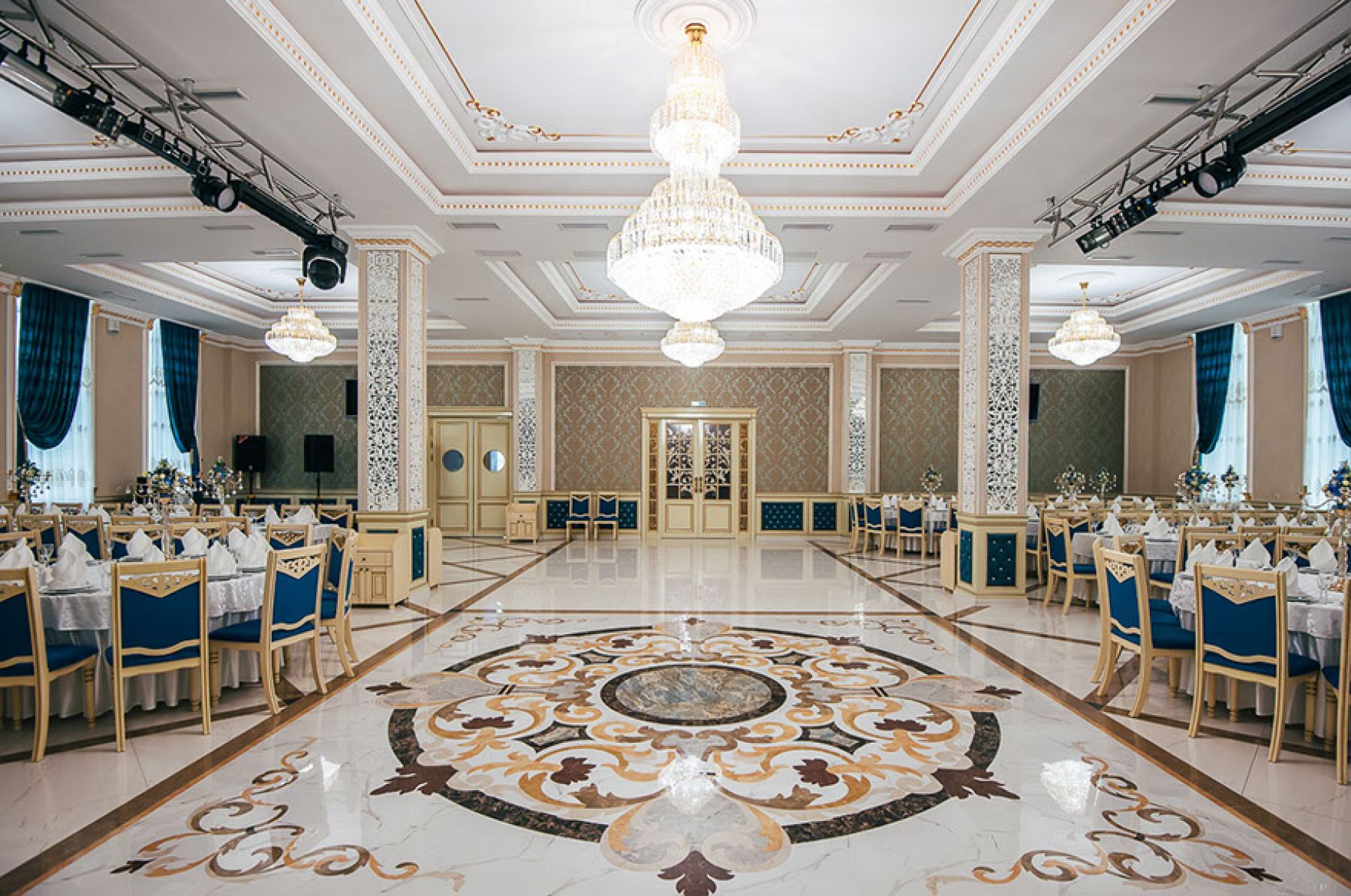 Фото Ресторан, банкетный зал «Аренда ресторана Opera Palace в Краснодаре» – смотри на сайте!