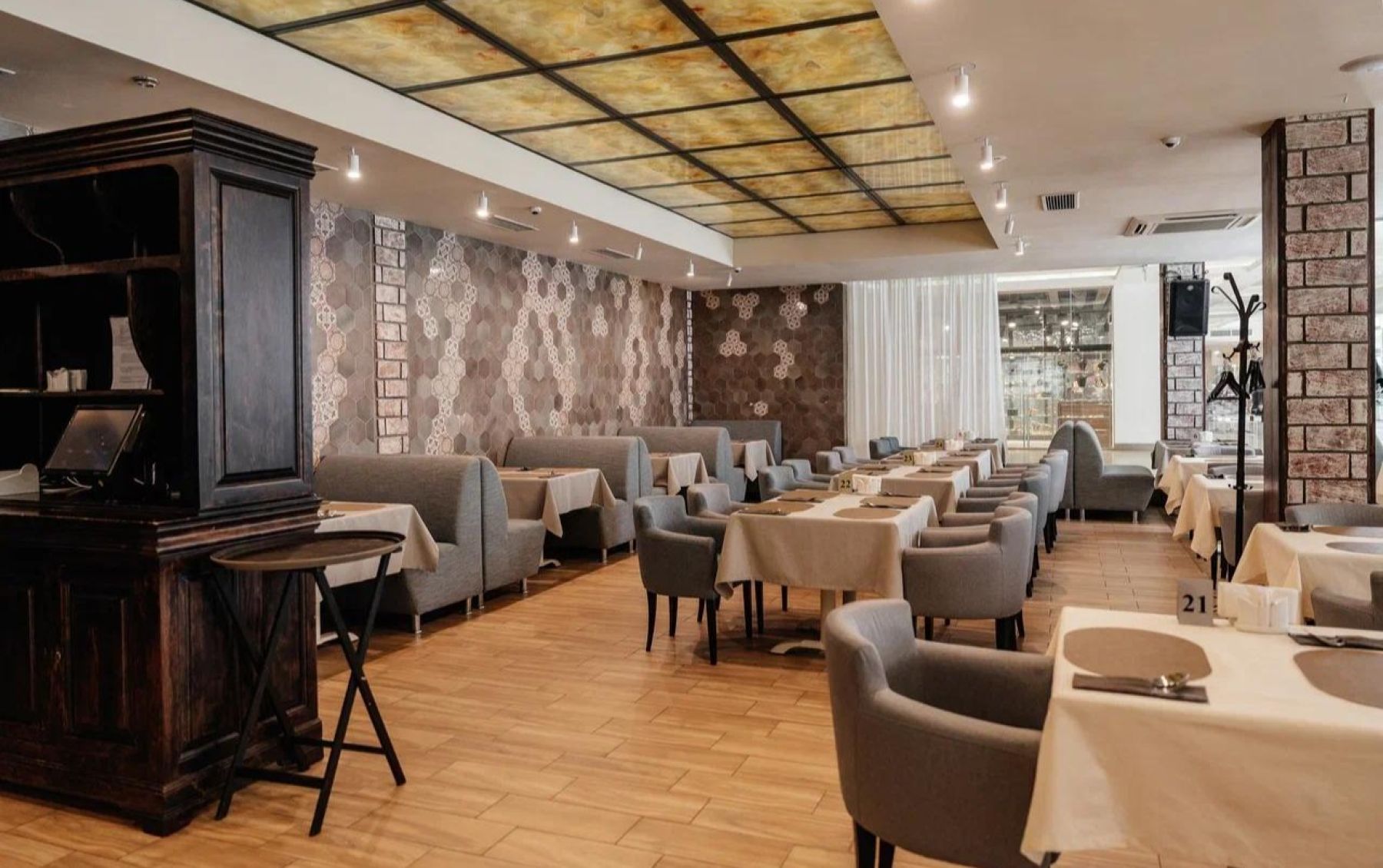 Фото Ресторан, банкетный зал «RESTAURANT, Банкетный зал» – смотри на сайте!