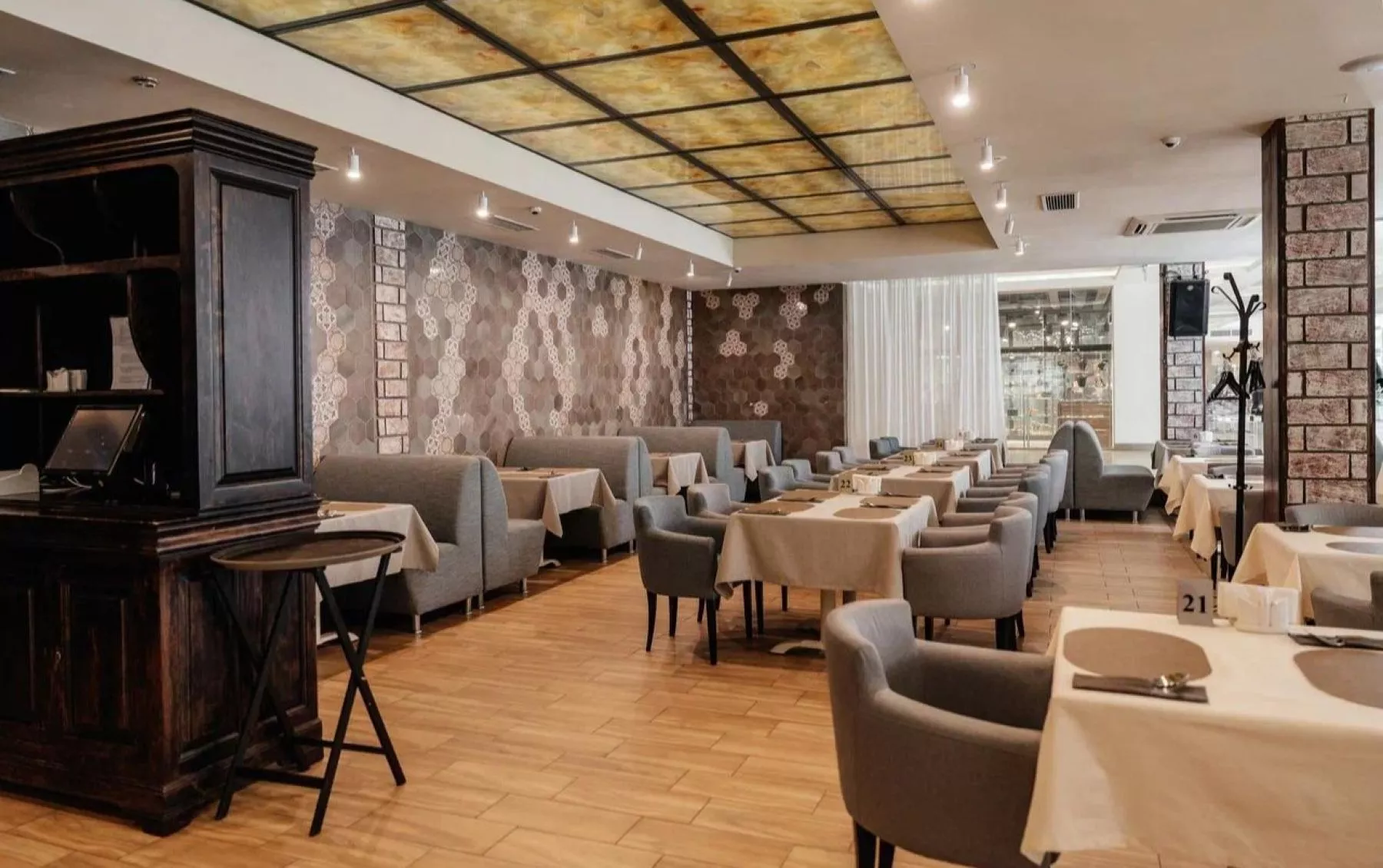Фото Ресторан, банкетный зал «RESTAURANT, Банкетный зал» – смотри на сайте!