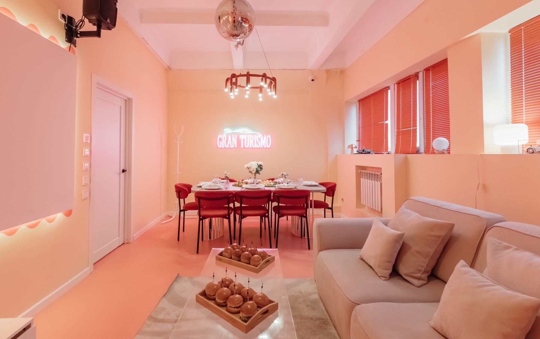 Фото Антикафе «Гран Туризмо» – смотри на сайте!